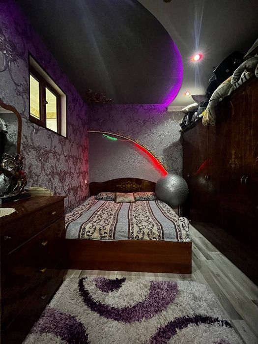 Срочно продаётся 5х ком квартира 2 етаж