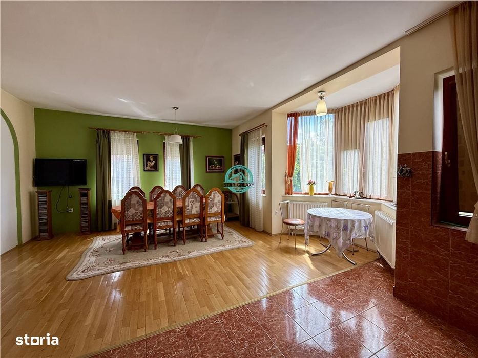 Casa cu 8 camere de vanzare, teren 1263 mp, in Sangeorgiu de Mures