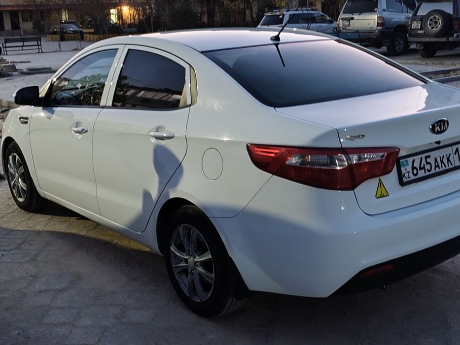 Продам автомобиль Kia Rio