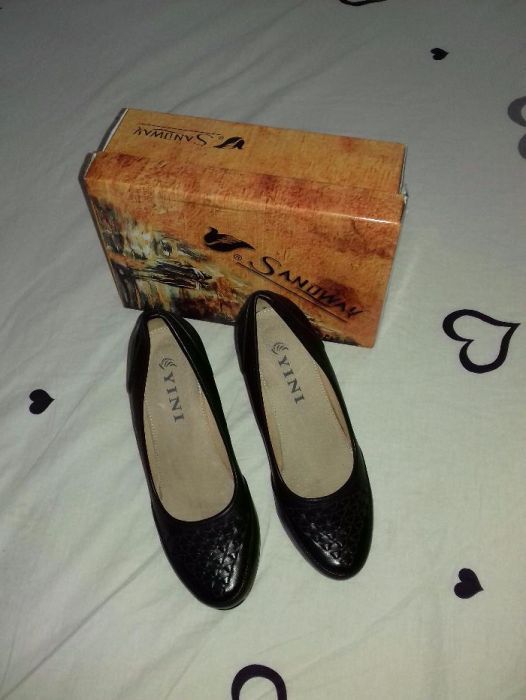 Vand pantofi dama stare foarte buna