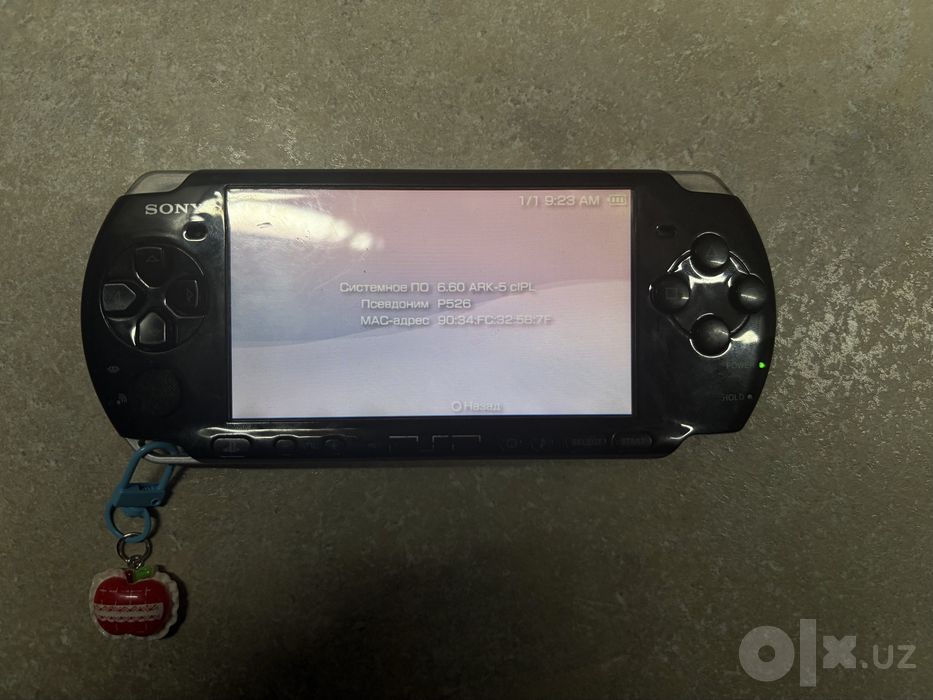 Продам PSP 3000 8 гб прошитую