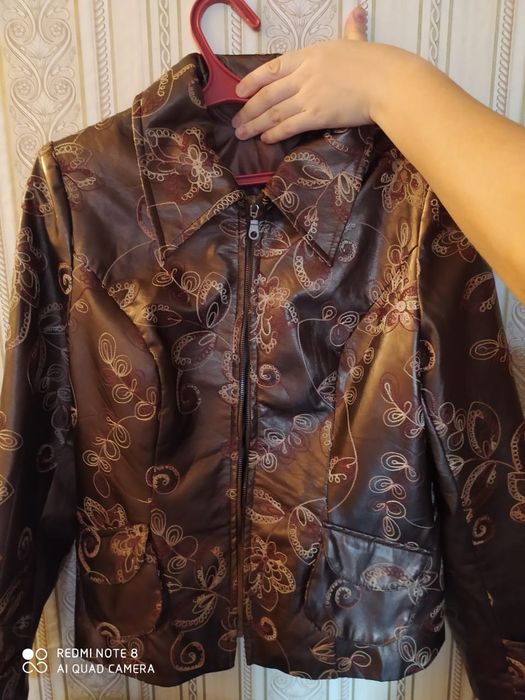 Отдам  пуховик, куртки ,пиджак