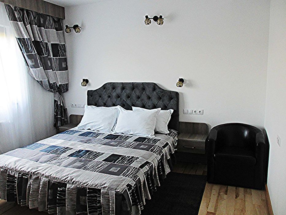 pensiune/ cabana   Nut House  Retezat nucsoara hunedoara