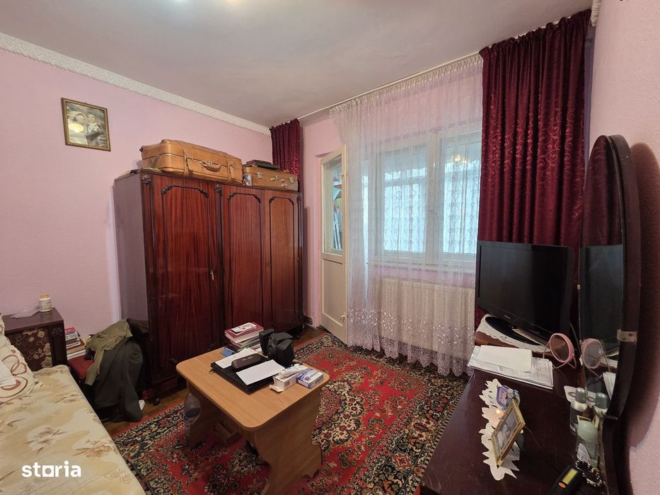 Apartament 2 camere etaj 2 zona Casa de Cultura Adjud