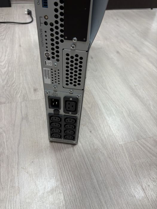 APC smart ups 3000 ИБП