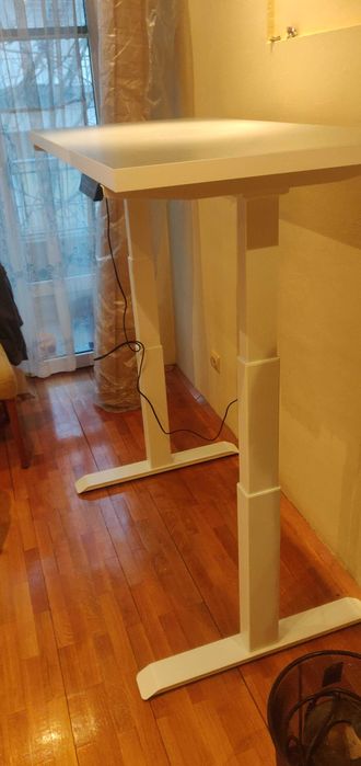 Ергономично електрическо бюро с два мотора