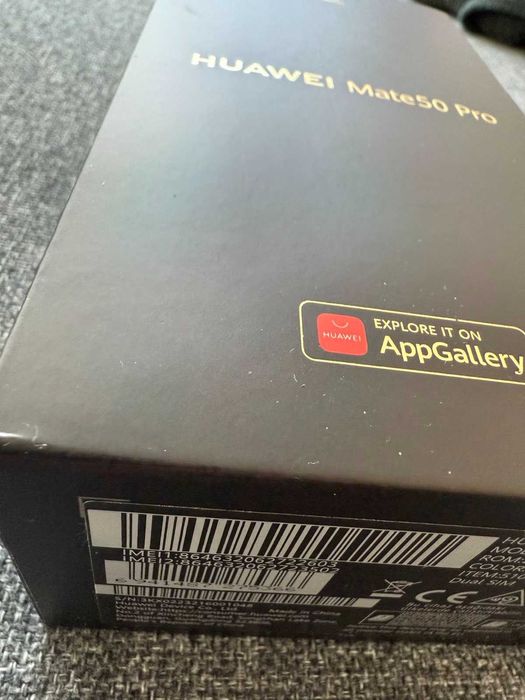 Продавам изключително запазен Huawei Mate 50 Pro