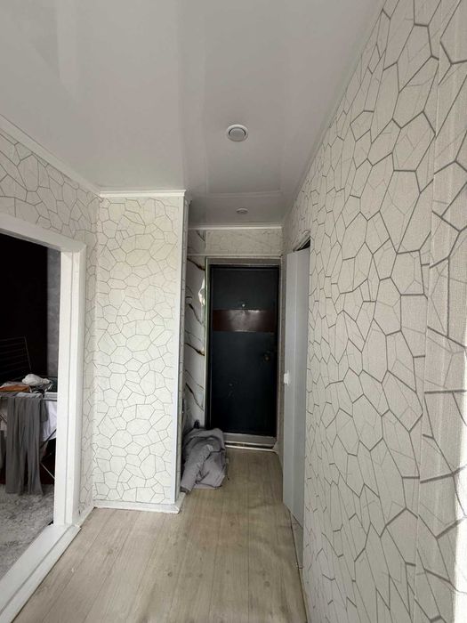 комната-1-комн.квартира 29 кв.м с санузлом, душем и кухней, с ремонтом