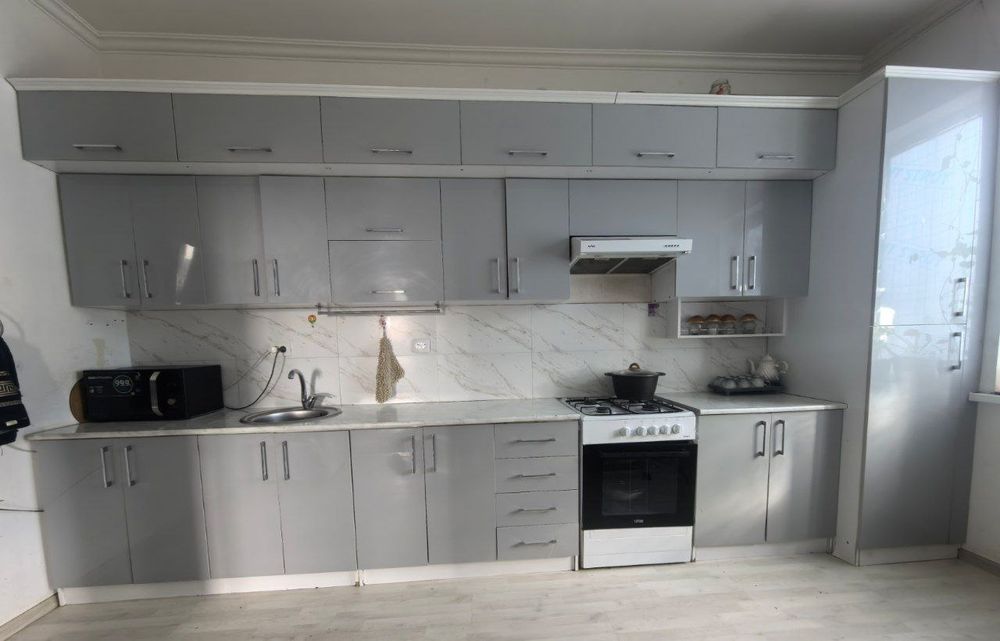 Кухонный мебель в хорошем состоянии