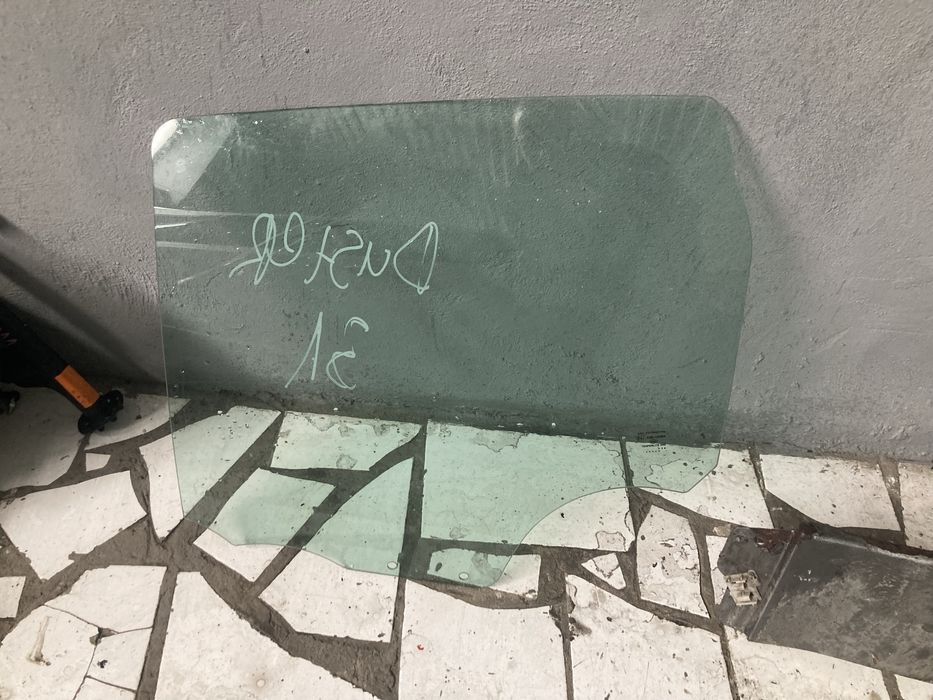 Стекло заднее левое Рено Дастер / Renault Duster