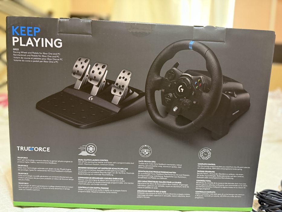 Logitech g923.