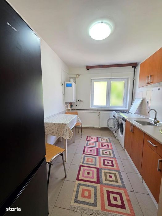 2 camere, etaj intermediar, ultracentrală, zona Hotel Roman, mobilat