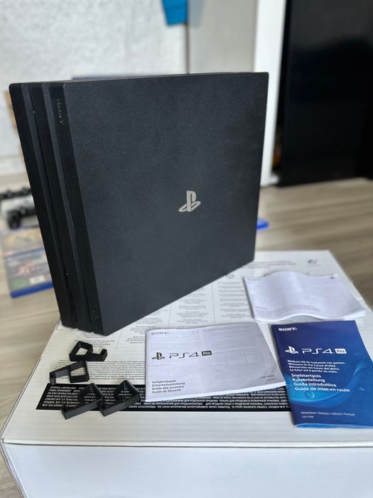 Продава се Playstation 4PRO 1TB във отлично състояние