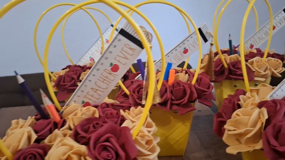 10 евро кошница с 23 рози