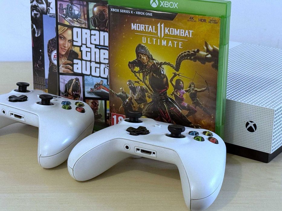 Бартер! Xbox One S 1TB (1,000GB) Robot White (Бял) + 2 Koнтолера 3 игри.