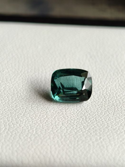 Турмалин Lagoon VVS с швейцарски сертификат