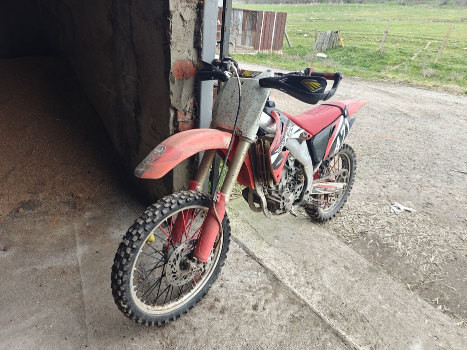 Honda CRF450R кросов в добро състояние