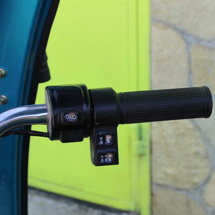 Електрическа Селскостопанска Триколка с Покрив 2000W Maxmotors