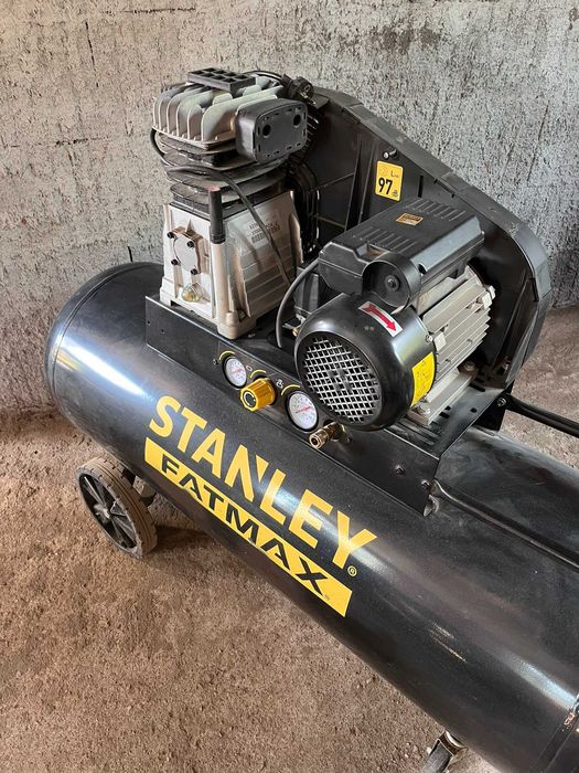 Compresor Profesional Stanley FatMax B400/10/200: 200L-10bari-390L/min