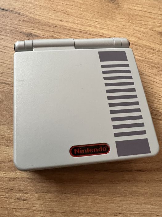Game Boy Advance SP NES Edition (AGS-101) - Ultra Rar - Original