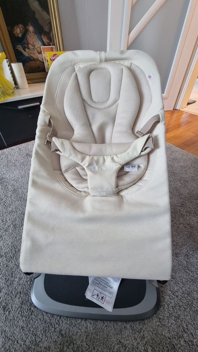 ErgoBaby шезлонг