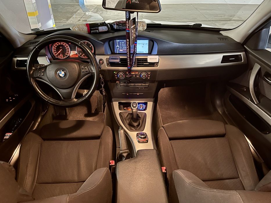 BMW E91 Facelift  320d 2009