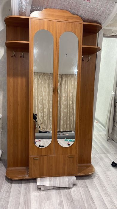 Продам шкаф для прихожей