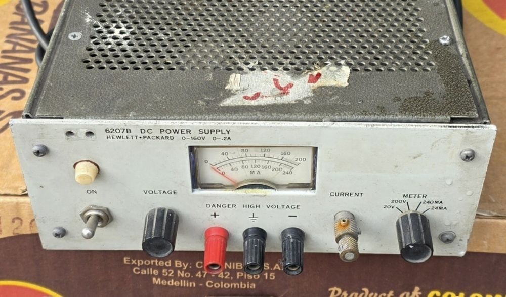 Захранващ блок Hewlett Packard (HP) 6207B DC.