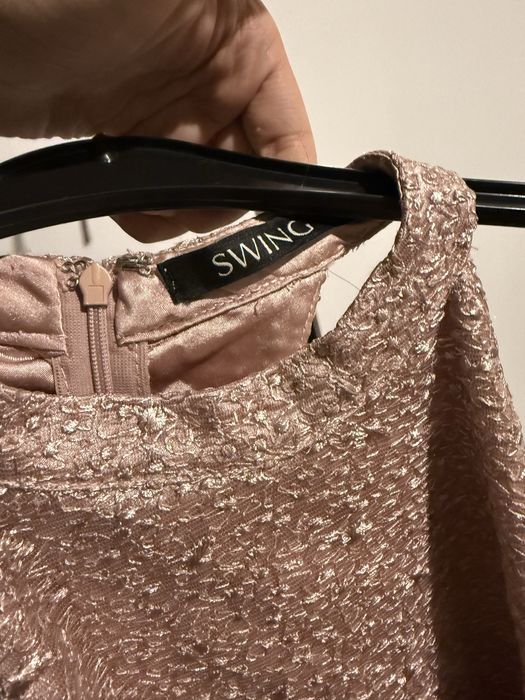 Официална рокля Swing