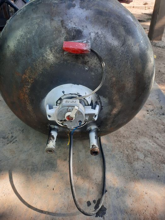 Продам бойлер 100л