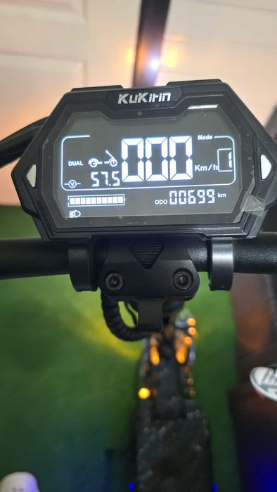 Kukirin g2 master V2 2025 vopsită, arcuri custom, 699 km