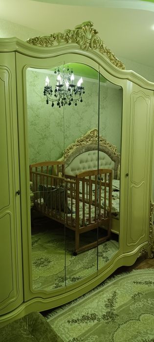 Срочно продам спальный гарнитур