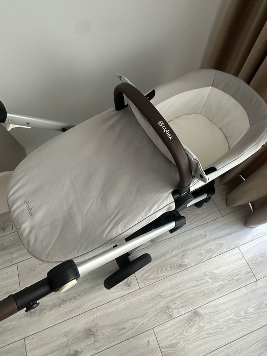 Cărucior Cybex Eos