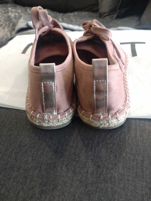 Чисто нови дамкси обувки NEXT