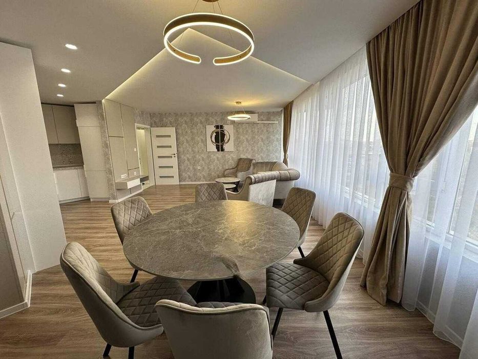 Продава се Тристаен апартамент в Пловдив, Съдийски - 118 кв.м за 1780 €/кв.м - Снимка #4