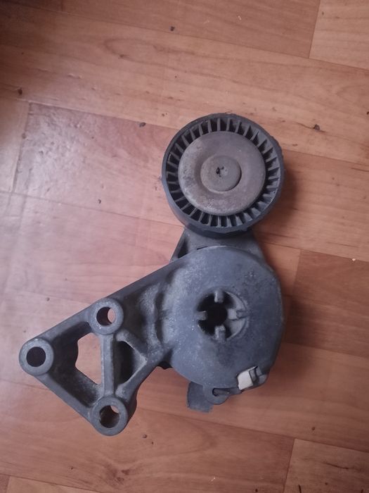 Подушка двигателя Фольксваген гольф 4