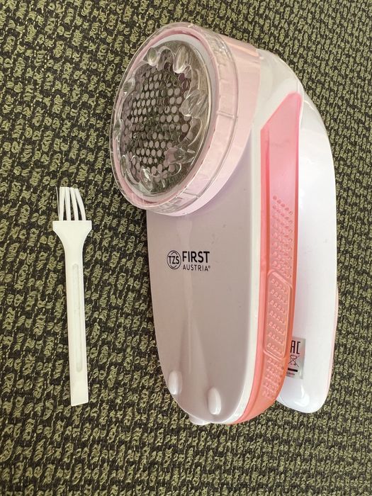 Уред за почистване на мъхчета First