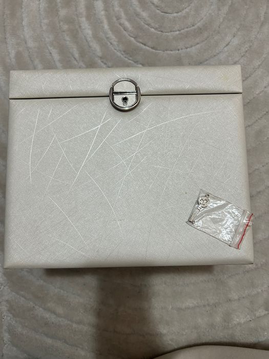 Кутия за бижу злато