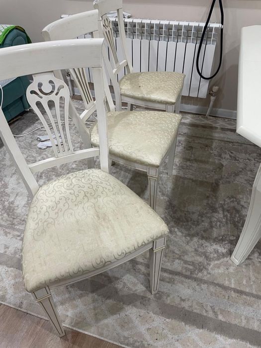 Продам стол и стулья