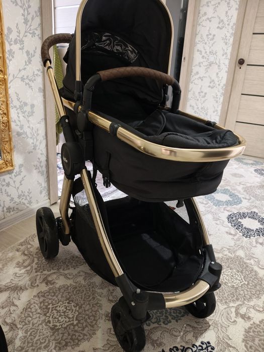 Срочно продаетмя коляска  kidilo оригинал
