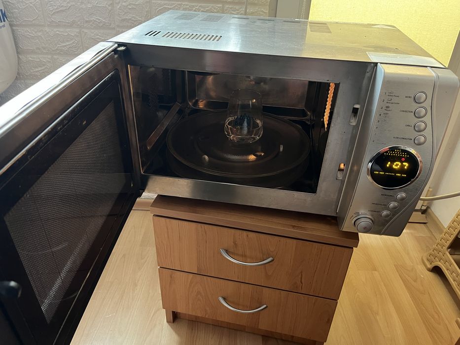 Микровълнова фурна комбинирана с грил и конвекция Sang