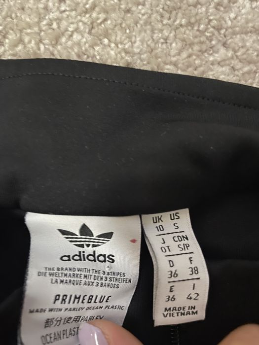 черни къси рокли адидас feered