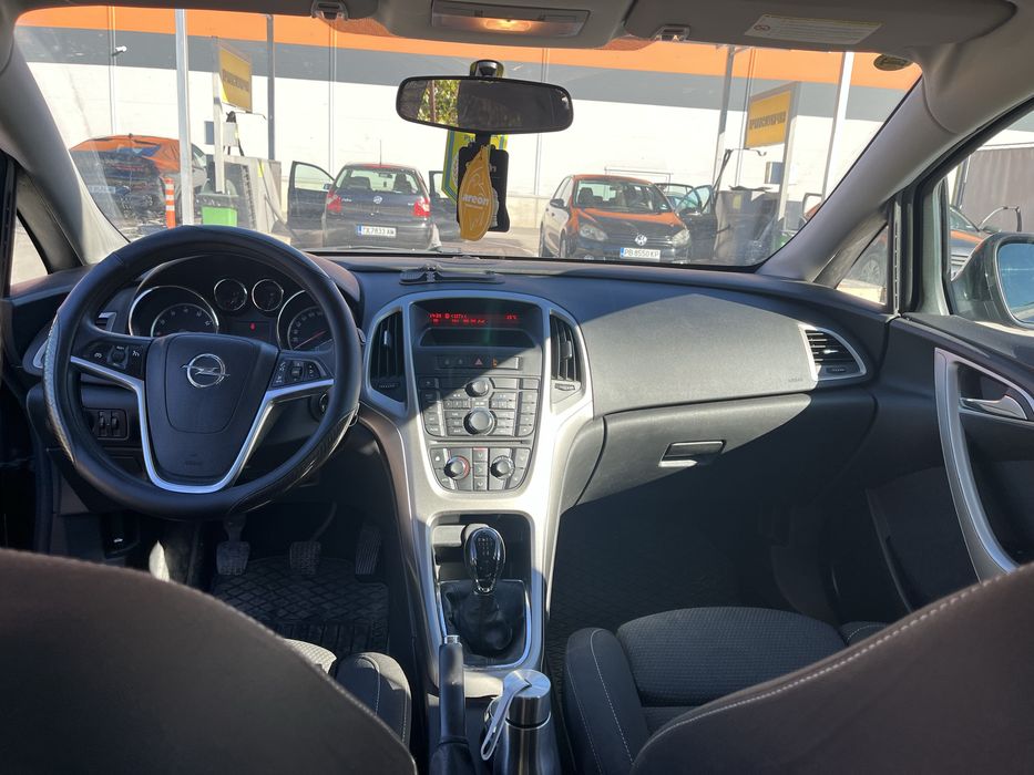 Opel Astra J 1.4 бензин