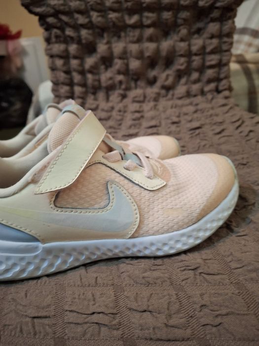 Детски маратонки на NIKE