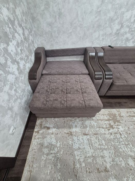 Продам мягкий уголок 3+2