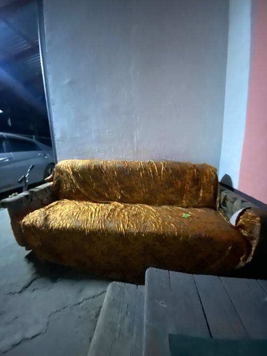 Продам диван и 2 кресла