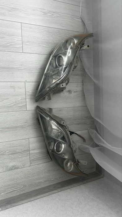 Продам фары на камри 40