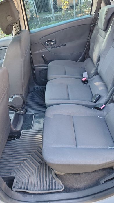 Vând Renault scenic 3