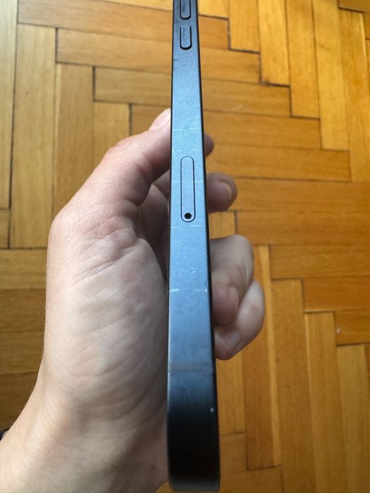 Чуден IPhone 14 Plus