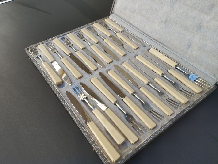 Прибори за хранене / десерт